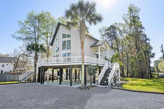 5800 Creekside Dr.
