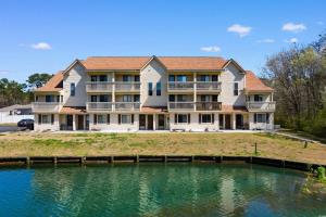 510 Fairwood Lakes Dr.