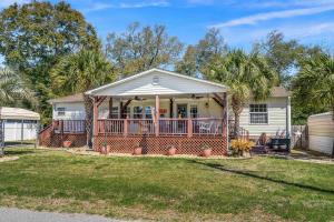 2405 Douglas St.