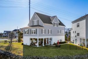 100 Marblehead Dr.
