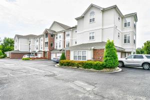 2241 Waterview Dr.