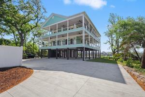 600 Elizabeth Dr.