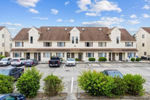 510 Fairwood Lakes Ln.