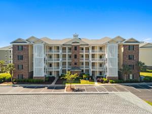 4861 Luster Leaf Circle