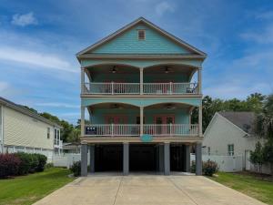 3307 Palm St.