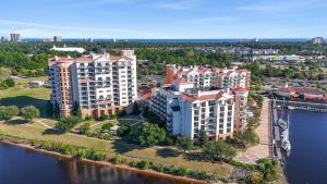8121 Amalfi Pl.