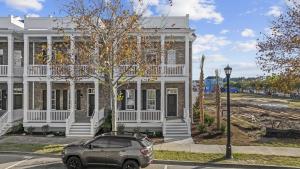 968 Farrow Pkwy.