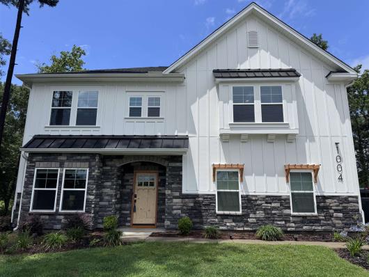 1004 Maccoa Dr.